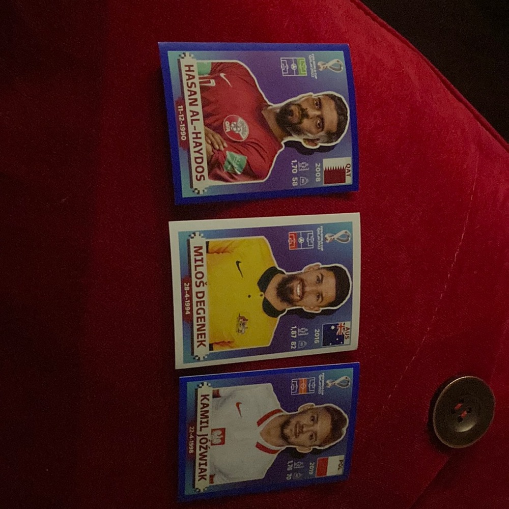 I’m selling cards of the World Cup